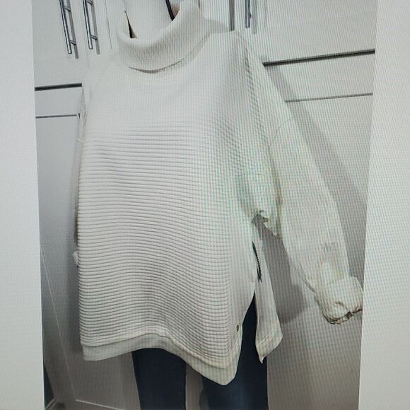 Tahari Sweaters - Tahari sport Turtkeneck pullover sweatshirts  cream L
